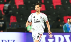 Beşiktaş, Salih Uçan'a veda etti