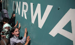 İsrail ordusundan UNRWA eğitim merkezine baskın!