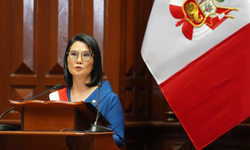 Peru'da devlet başkanlığı seçimini kazanan Keiko Fujimori yemin ederek görevine başladı