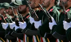 İran'da halk, ABD'nin olası kara işgaline karşı devriyede