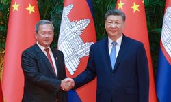 Xi, Kamboçya Başbakanı ile görüştü
