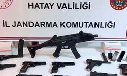 Hatay'da bir tırda 17 tabanca ele geçirildi