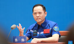 Shenzhou-21 ekibi 210 günlük görev sonrası basınla buluştu