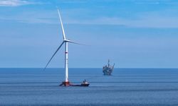 Çin, dünyanın ilk 16 MW'lık yüzer platformunu şebekeye bağladı