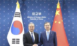Wang Yi Güney Kore’de: “Stratejik ortaklığı yeni seviyeye taşıyalım”