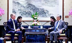 Wang Yi ABD'nin Beijing Büyükelçisi ile görüştü