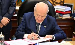 Bahçeli'den çerçeve yasa teklifine imza