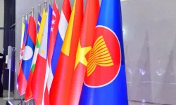 ASEAN küresel ticarette ağırlığını artırıyor: Ticaret fazlası 156,6 milyar dolar