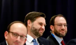 İran görüşmelerine de katılmıştı: JD Vance'in danışmanı Baker görevden ayırılıyor!