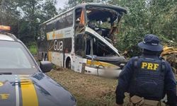 Brezilya'da otobüs ile kamyon kafa kafaya çarpıştı: En az 22 ölü