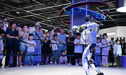 Çin'de Qingdao'da 6S robot deneyim merkezi açıldı