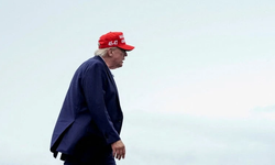 Trump’ın kamuoyu desteği başkanlık döneminin en düşük seviyesine geriledi