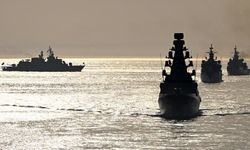 Kızıldeniz'de yük gemisi battı: Mürettebat kurtarıldı