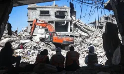 Gazze’de enkaz altından 21 Filistinlinin naaşı çıkarıldı