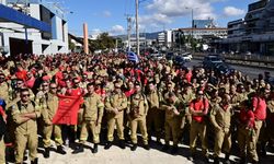Yunanistan'da mevsimlik itfaiyecilerden eylem: 12 aylık istihdam istiyoruz!