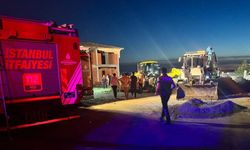 Büyükçekmece'de toprak kayması: Göçük altında kalan bir işçi hayatını kaybetti