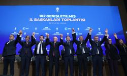 9 belediye başkanı AK Parti'ye geçti: Rozetleri Erdoğan taktı!