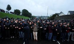 Kuzey İrlanda'da 28 yıllık yasak kalktı, gerilim yükseldi