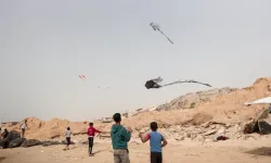 Lübnan’da İsrail saldırılarının gölgesinde uçurtma festivali
