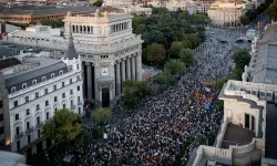 İspanyollar konut krizine karşı Madrid'de meydanlara indi