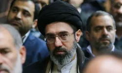 İran'dan çarpıcı açıklama: Mücteba Hamaney bombalanan hastanenin enkazından çıkarıldı