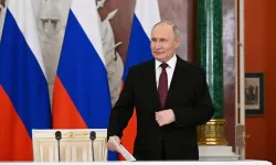 Putin’in partisi Duma’daki gücünü pekiştirdi: 349 sandalye