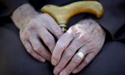 Alzheimer'ın izleri unutkanlıktan yıllar önce başlayabiliyor