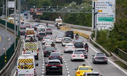 İstanbul'da yağmur trafiği kilitledi: Yoğunluk yüzde 89'u gördü