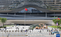Hong Kong-Shenzhen sınır kapısı yeniden açılıyor
