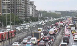 29 Ekim tatili erken başladı, İstanbul trafiği kilitlendi: Yoğunluk yüzde 89