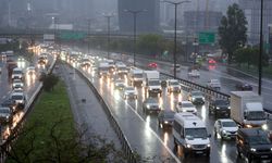 İstanbul'da trafik yine kilitlendi!