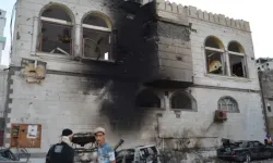 Husiler, Aden'deki Başkanlık Sarayı'nı hedef aldı: 3 kişi hayatını kaybetti