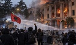 Eğitim, yoksulluk, yolsuzluk... Arnavutluk'ta da öğrenciler sokakta