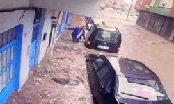 Ayazağa'daki selde araçların üst üste bindiği anlar kamerada