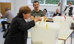 Bosna Hersek'teki genel seçimde oy verme işlemi başladı