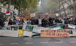 Fransa'da öğrenci protestoları büyüyor: 141 lise kapatıldı