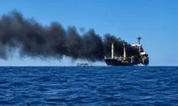 İran: Hürmüz Boğazı’nda bir süper tanker mayına çarptı