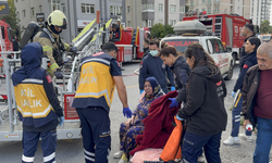 Kadıköy'de 8 katlı binadaki yangın söndürüldü