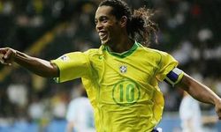 Ronaldinho sahaya dönüyor: Gözü 300. golde