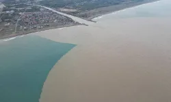 Sağanak sonrası Sakarya'da denizin rengi değişti