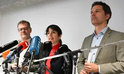 Berlin'de Sol Parti'den Yeşiller ve SPD ile koalisyon görüşmelerine onay