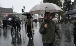 AKOM saat verdi: İstanbul'a kuvvetli sağanak ve fırtına geliyor