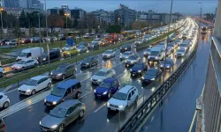 Sağanak İstanbul'u felç etti! Trafik yoğunluğu yüzde 89'a dayandı