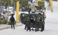 İsrail ordusu Suriye'nin güneyine baskın düzenledi