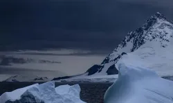 Bir ada büyüklüğünde buz dağı Antarktika kıtasından ayrıldı