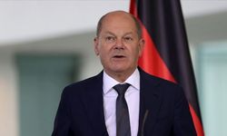 Scholz: Almanya'da kalma hakkı olmayanları sınır dışı etmeliyiz