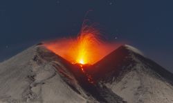 Etna Yanardağı'nda hareketlilik