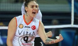 Milli voleybolcu trafik kazası geçirdi