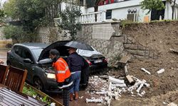 İstanbul'da sağanak istinat duvarını yıktı