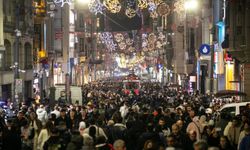 Taksim'de yılbaşı yoğunluğu başladı